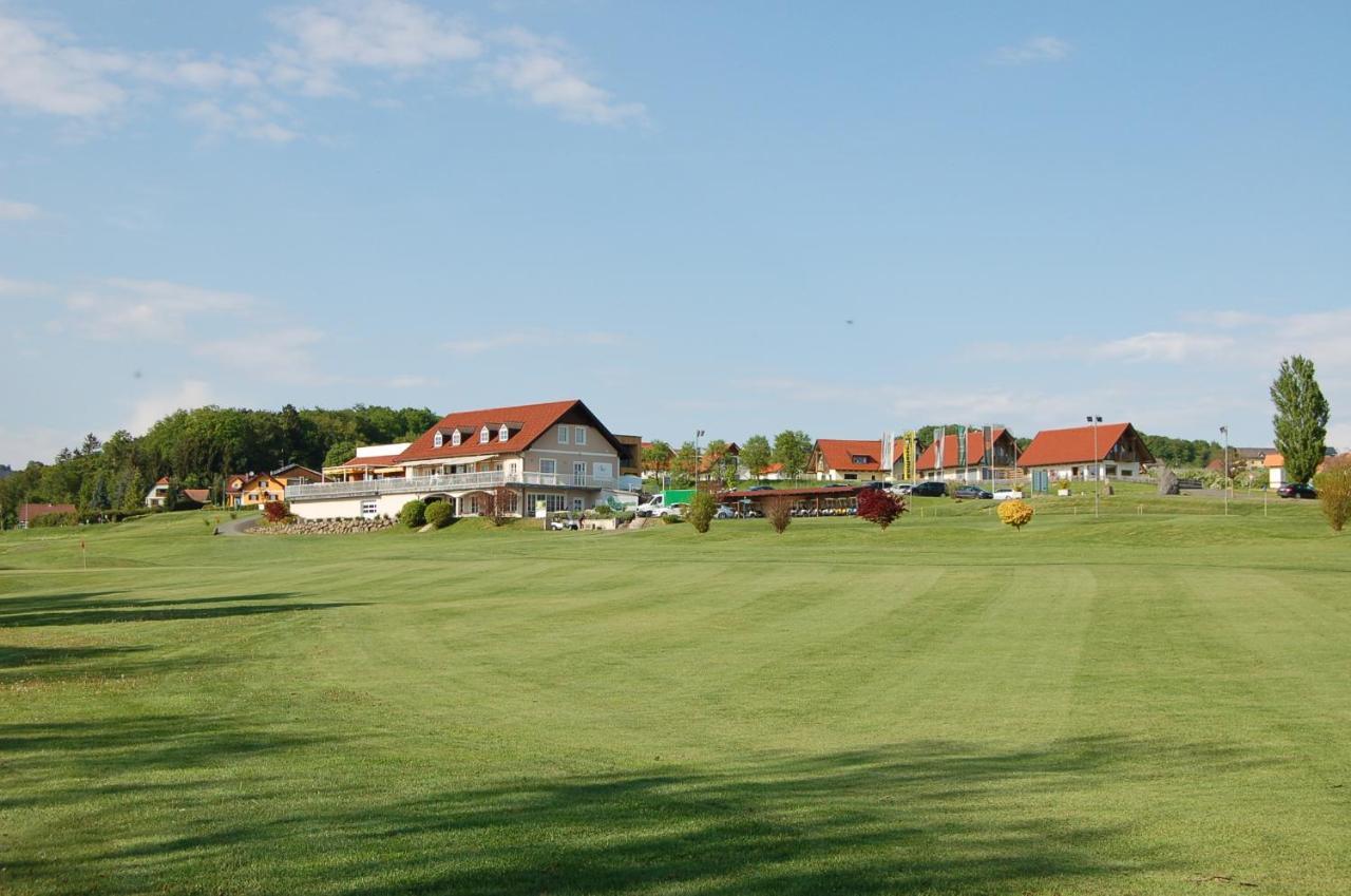Golf Resort Kloech Екстериор снимка